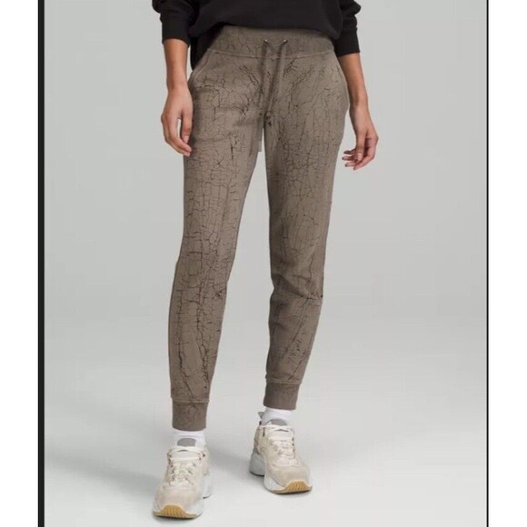 LULULEMON Warm Down Jogger 7/8 Length size 4 Thread Dye Rover Black Womens - Picture 1 of 10